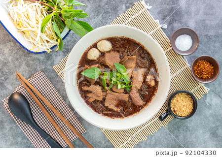 Rice Vermicelli Noodles with Pork Liver Blood Soup. 92104330