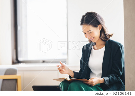 ビジネスパーソン 92106141