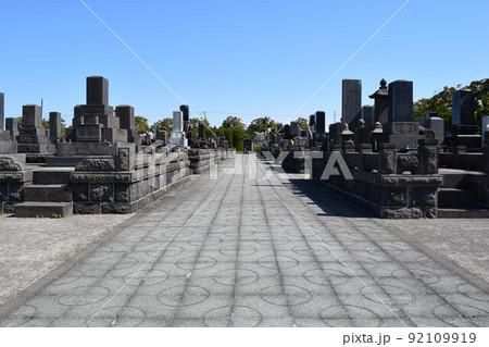 お墓の風景 集団墓地 92109919