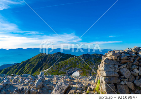 【登山素材】木曽駒ケ岳山頂から見る風景【長野県】 【登山素材】木曽駒ケ岳山頂から見る風景【長野県】 92109947