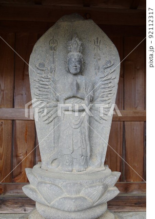 信州　伊那高遠の寺院　建福寺　高遠の名工　守屋貞治の石仏（西国三十三ヶ所観音） 92112317