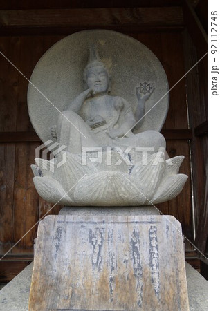 信州　伊那高遠の寺院　建福寺　高遠の名工　守屋貞治の石仏（西国三十三ヶ所観音） 92112748