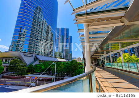 東京 港区港南の都市風景 品川インターシティとペデストリアン・デッキ 東京 港区港南の都市風景 品川インターシティとペデストリアン・デッキ 92113168