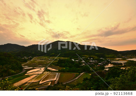 田園の夕景 92113668