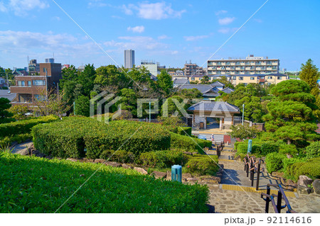 東京都葛飾区柴又の柴又公園から北側（山本亭 長屋門,柴又7丁目,金町方面など）を見る 92114616