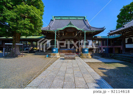 東京都葛飾区柴又7丁目の帝釈天(題経寺)の本堂を正面から見る 東京都葛飾区柴又7丁目の帝釈天(題経寺)の本堂を正面から見る 92114618