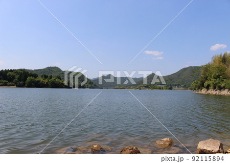 青野ダム 千丈寺湖 湖畔の景観 青野ダム 千丈寺湖 湖畔の景観 92115894