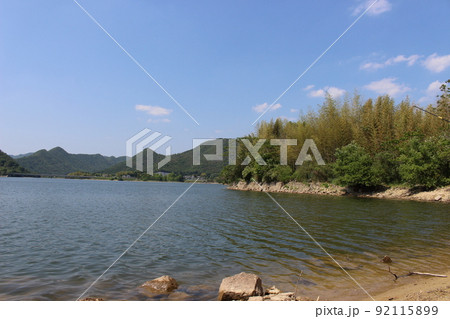 青野ダム　千丈寺湖　湖畔の景観 92115899