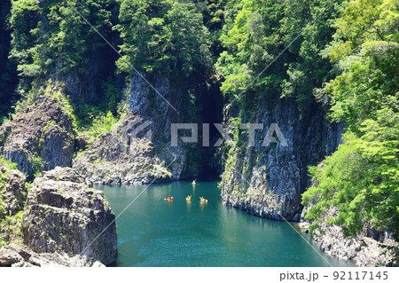 瀞峡　カヌーを楽しむ人々 92117145