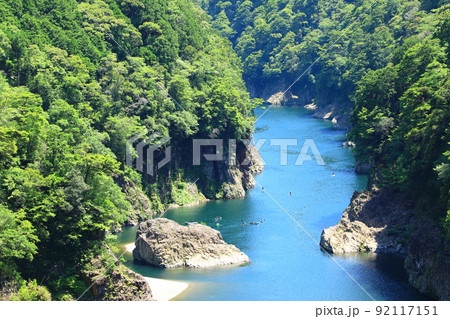 瀞峡　カヌーを楽しむ人々 92117151