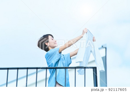 ビジネスシーン 女性 ビジネスシーン 女性 92117605