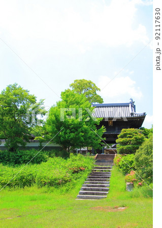 安城市、大乗寺山門の風景 92117630