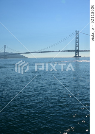 青空と明石海峡大橋 92118606