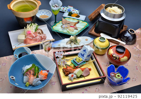 春の季節の日本料理 92119425