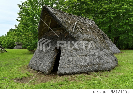尖石遺跡公園の復原住居 92121159