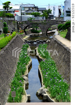 高瀬裏川花しょうぶまつり　歴史ある石橋、石垣と花しょうぶの風情ある風景 92122319