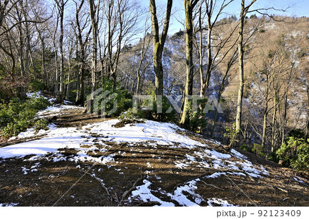 丹沢の辺室山　雪稜の辺室山縦走コースより能ノ爪を望む 92123409