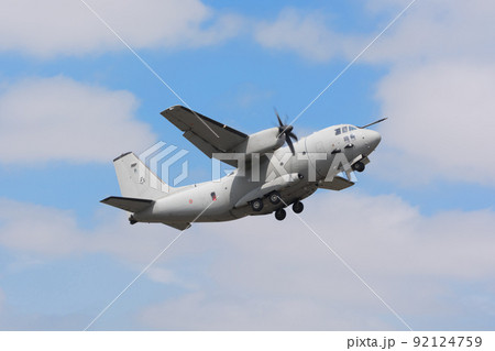 イタリア空軍C-27Jスパルタン輸送機離陸 イタリア空軍C-27Jスパルタン輸送機離陸 92124759