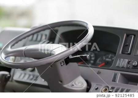 マイクロバス運転席 イメージ マイクロバス運転席 イメージ 92125485