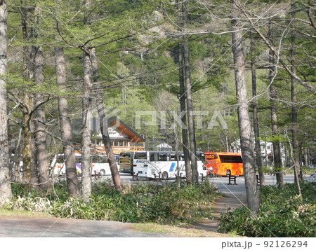 新緑の上高地　バスターミナル 92126294