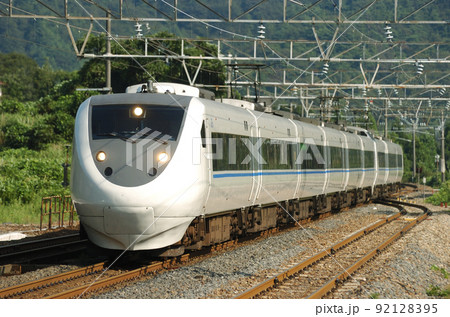 北陸本線 新疋田 JR西日本 681系 T02+T17編成(金沢) サンダーバード 北陸本線 新疋田 JR西日本 681系 T02+T17編成(金沢) サンダーバード 92128395