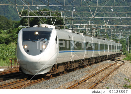 北陸本線 新疋田 JR西日本 681系 T01+T31+W13編成(金沢) サンダーバード 北陸本線 新疋田 JR西日本 681系 T01+T31+W13編成(金沢) サンダーバード 92128397