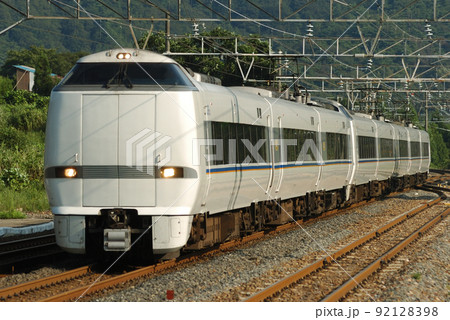 北陸本線 新疋田 JR西日本 683系 S24+S08編成(金沢) しらさぎ 北陸本線 新疋田 JR西日本 683系 S24+S08編成(金沢) しらさぎ 92128398