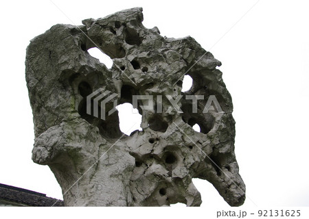 中国　蘇州の古典庭園　五峰園　蘇州古典園林　大型の太湖石が象徴的な明代の中国式庭園 92131625