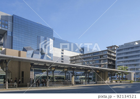 京都駅 未来的なデザインの京都駅ビルと駅前広場 京都市下京区 京都駅 未来的なデザインの京都駅ビルと駅前広場 京都市下京区 92134521