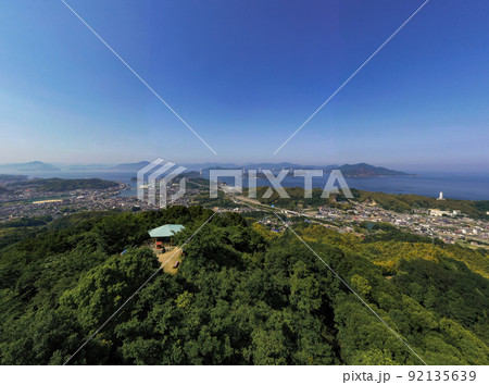 近見山展望台付近から見た来島海峡大橋（愛媛県今治市） 92135639