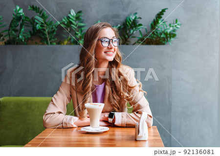 business woman business woman 92136081
