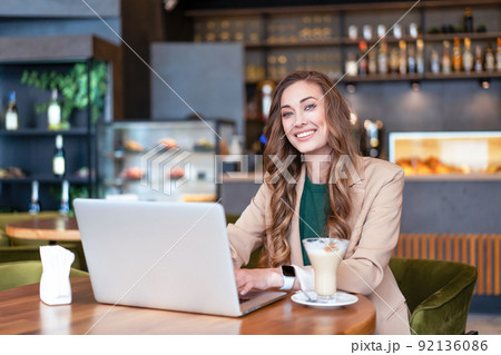 business woman 92136086