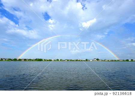 雨上がりの虹 92136618