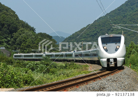 北陸本線　敦賀ー新疋田　JR西日本　683系　T21+T34+T13編成（金沢）　サンダーバード 92137138