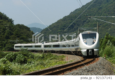 北陸本線 敦賀ー新疋田 JR西日本 683系 T23+T18編成(金沢) サンダーバード 北陸本線 敦賀ー新疋田 JR西日本 683系 T23+T18編成(金沢) サンダーバード 92137141