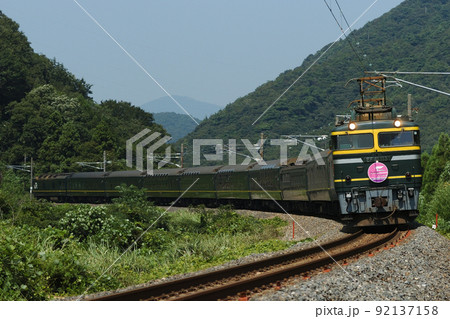 北陸本線　敦賀ー新疋田　JR西日本　EF81-113（敦賀）＋24系　トワイライトエクスプレス 92137158