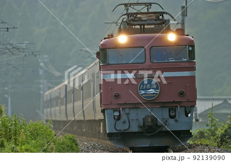 北陸本線 石動ー倶利伽羅 JR西日本 EF81-46(敦賀)+24系(宮原) 日本海 北陸本線 石動ー倶利伽羅 JR西日本 EF81-46(敦賀)+24系(宮原) 日本海 92139090
