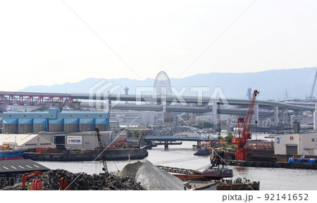 千歳橋　大正区　大阪市内風景　大正内港艀桟橋　倉庫　資材置き場　昭和山　トラス建築　大阪湾風景 92141652
