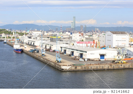 千歳橋　大正区　大阪市内風景　大正内港艀桟橋　倉庫　資材置き場　昭和山　トラス建築　大阪湾風景 92141662