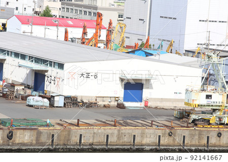 千歳橋　大正区　大阪市内風景　大正内港艀桟橋　倉庫　資材置き場　昭和山　トラス建築　大阪湾風景 92141667