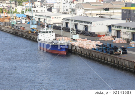 千歳橋　大正区　大阪市内風景　大正内港艀桟橋　倉庫　資材置き場　昭和山　トラス建築　大阪湾風景 92141683