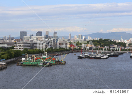 千歳橋　大正区　大阪市内風景　大正内港艀桟橋　倉庫　資材置き場　昭和山　トラス建築　大阪湾風景 92141697