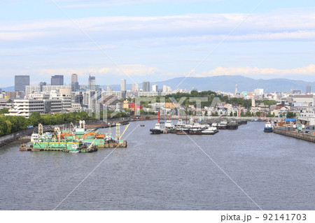 千歳橋　大正区　大阪市内風景　大正内港艀桟橋　倉庫　資材置き場　昭和山　トラス建築　大阪湾風景 92141703