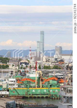 千歳橋　大正区　大阪市内風景　大正内港艀桟橋　倉庫　資材置き場　昭和山　トラス建築　大阪湾風景 92141744