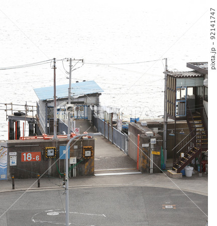 千歳橋　大正区　大阪市内風景　大正内港艀桟橋　倉庫　資材置き場　昭和山　トラス建築　大阪湾風景 92141747