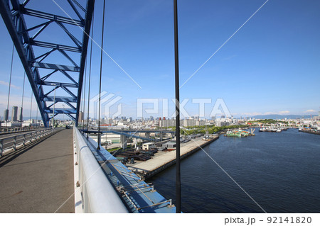 千歳橋　大正区　大阪市内風景　大正内港艀桟橋　倉庫　資材置き場　昭和山　トラス建築　大阪湾風景 92141820