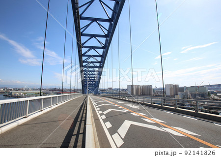 千歳橋　大正区　大阪市内風景　大正内港艀桟橋　倉庫　資材置き場　昭和山　トラス建築　大阪湾風景 92141826