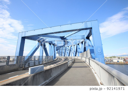 千歳橋　大正区　大阪市内風景　大正内港艀桟橋　倉庫　資材置き場　昭和山　トラス建築　大阪湾風景 92141971