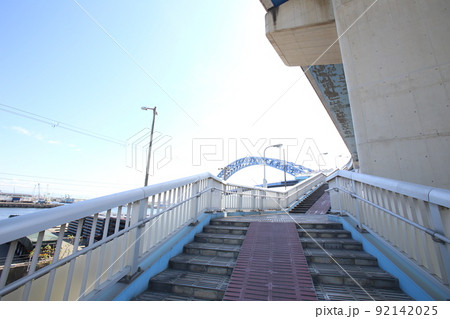千歳橋　大正区　大阪市内風景　大正内港艀桟橋　倉庫　資材置き場　昭和山　トラス建築　大阪湾風景 92142025