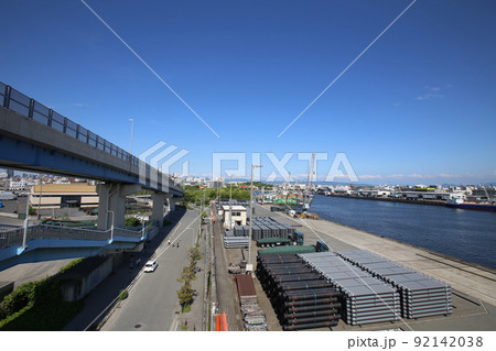 千歳橋　大正区　大阪市内風景　大正内港艀桟橋　倉庫　資材置き場　昭和山　トラス建築　大阪湾風景 92142038